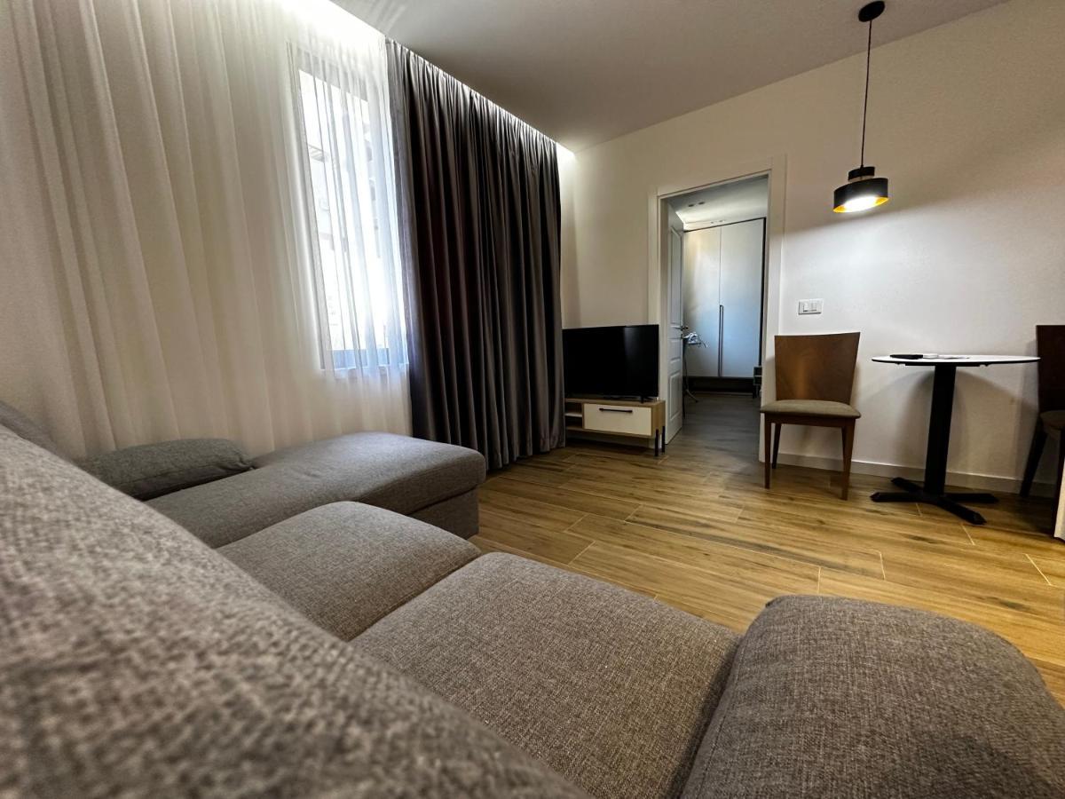 Alvi Apartment Tirana Buitenkant foto